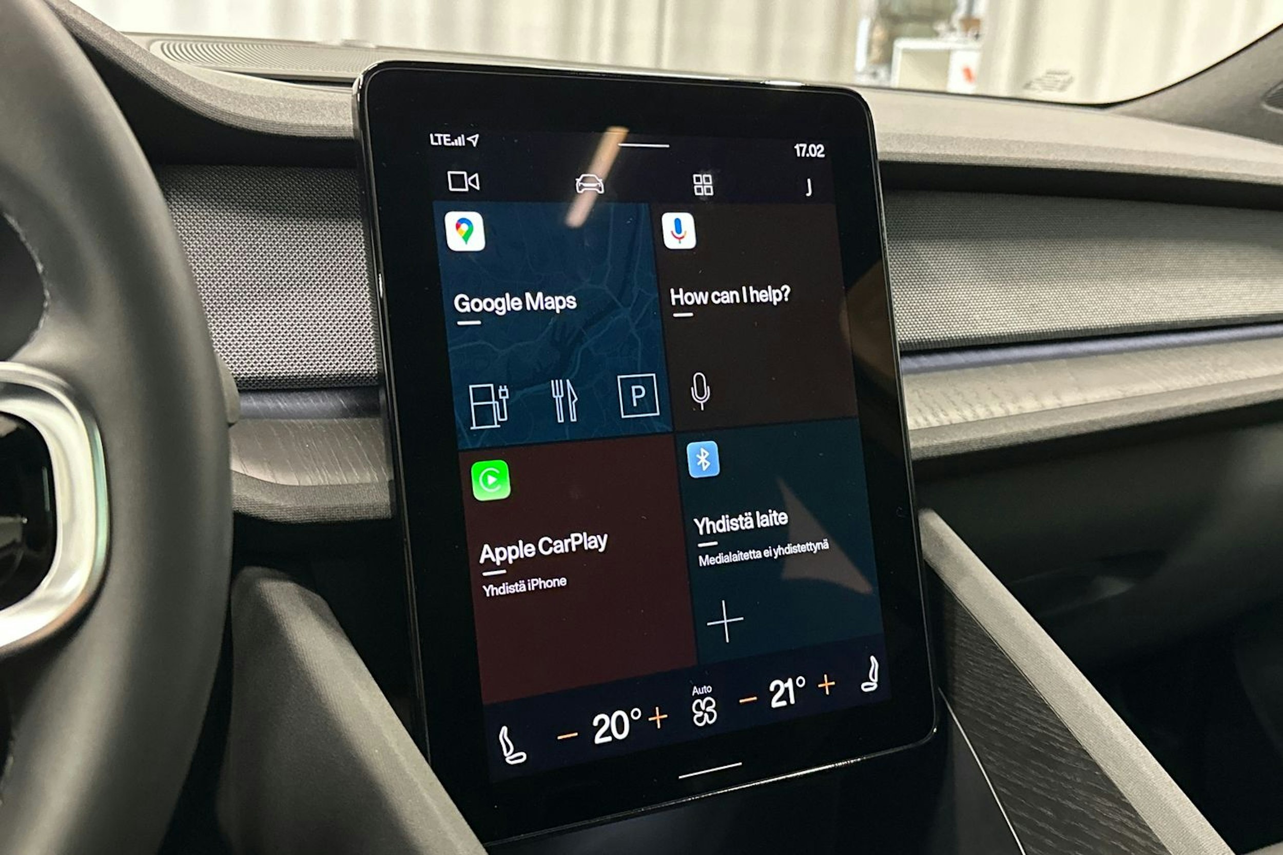 harmaa Polestar 2 2022 kuva 30.
