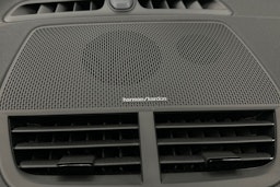 harmaa Polestar 2 2022 kuva 33.