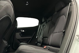 valkoinen Polestar 2 2022 kuva 10.