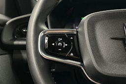 valkoinen Polestar 2 2022 kuva 20.