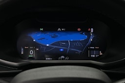 valkoinen Polestar 2 2022 kuva 23.