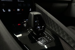 valkoinen Polestar 2 2022 kuva 24.