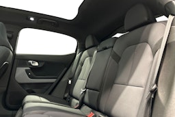 harmaa Polestar 2 2022 kuva 10.