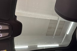 harmaa Polestar 2 2022 kuva 19.