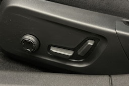 harmaa Polestar 2 2022 kuva 20.