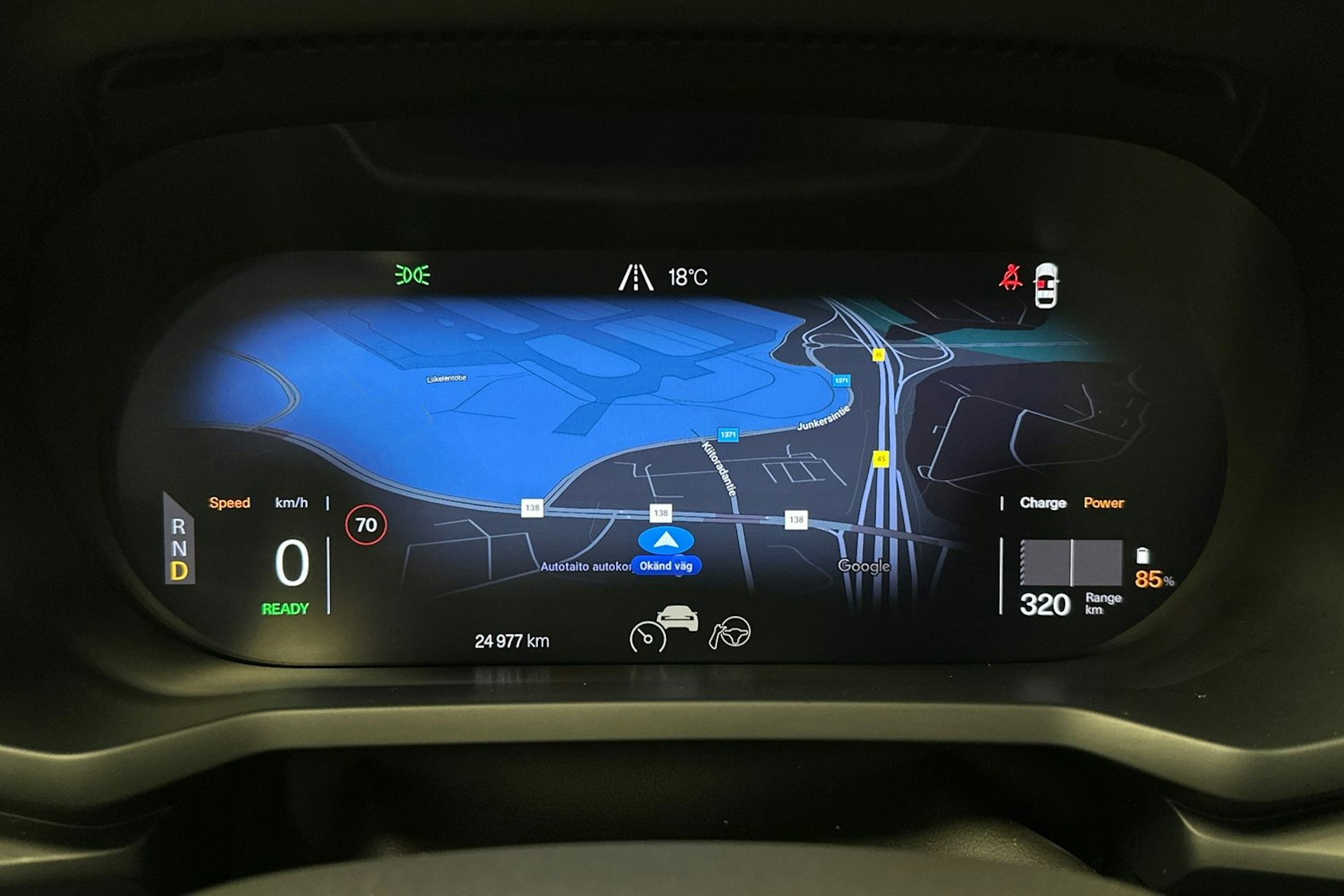 harmaa Polestar 2 2022 kuva 24.