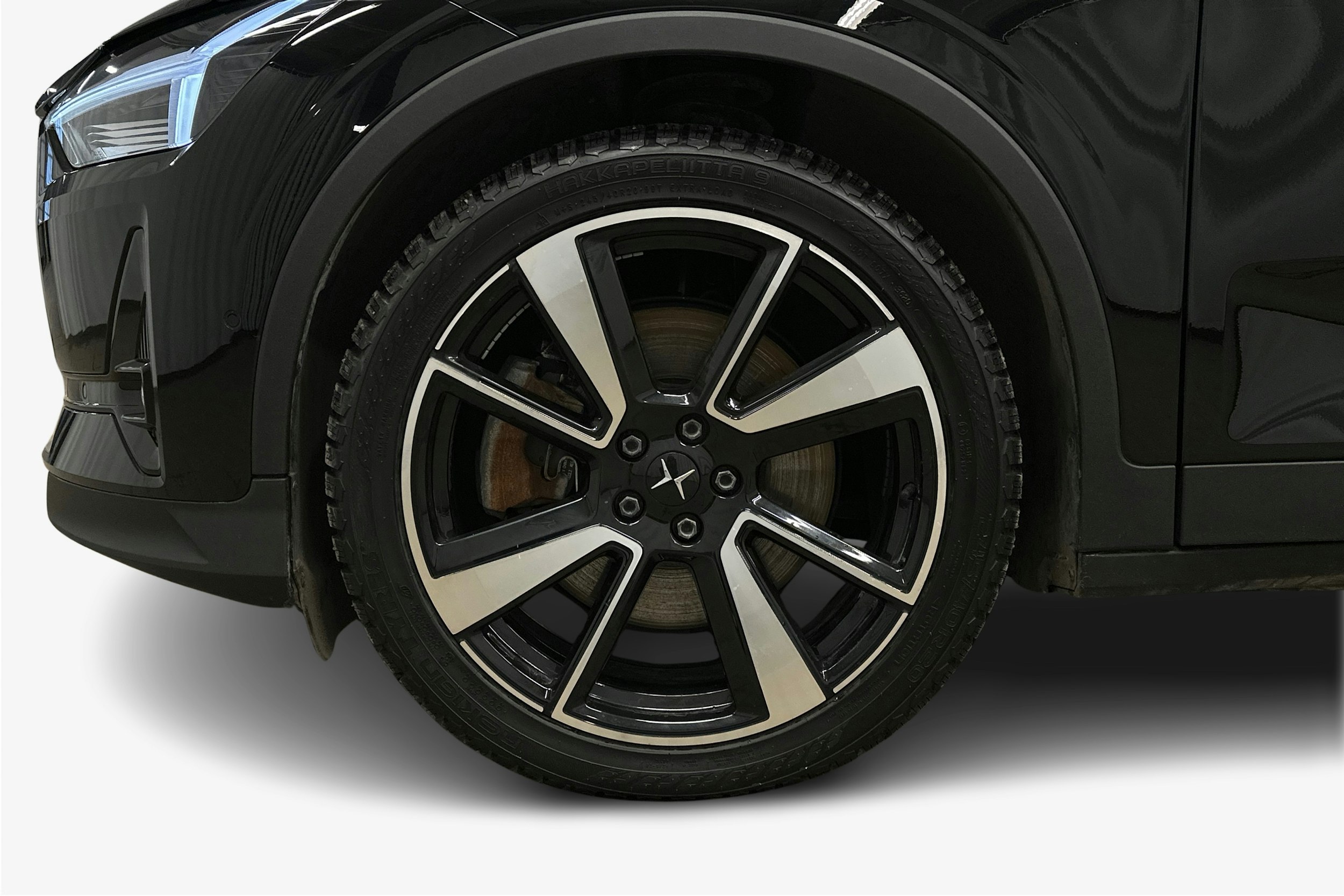 musta Polestar 2 2022 kuva 11.