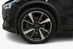 musta Polestar 2 2022 kuva 11.