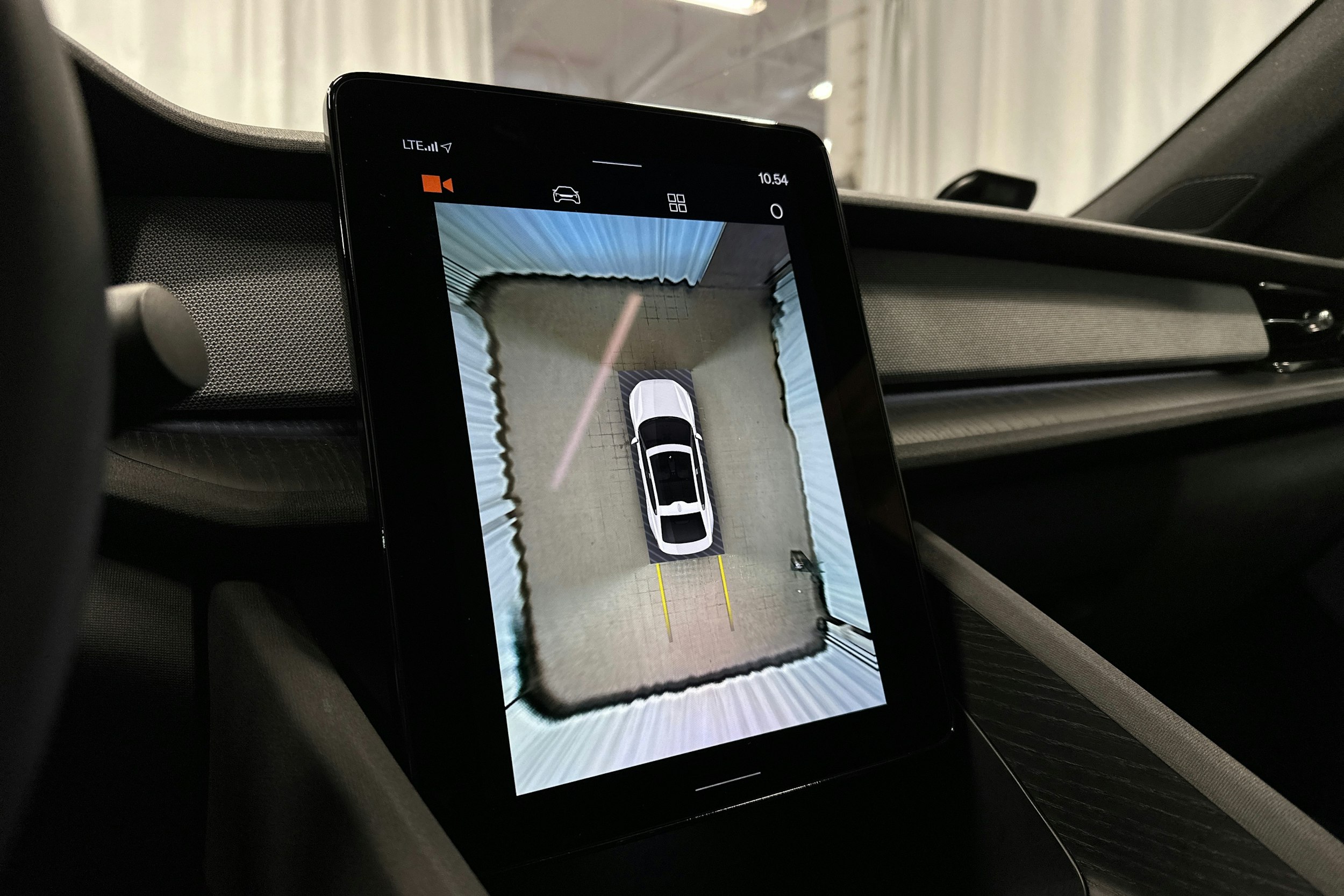 musta Polestar 2 2022 kuva 17.