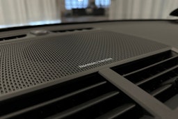 musta Polestar 2 2022 kuva 22.