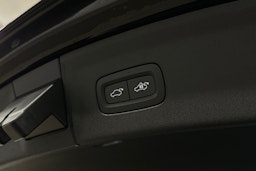 musta Polestar 2 2022 kuva 27.