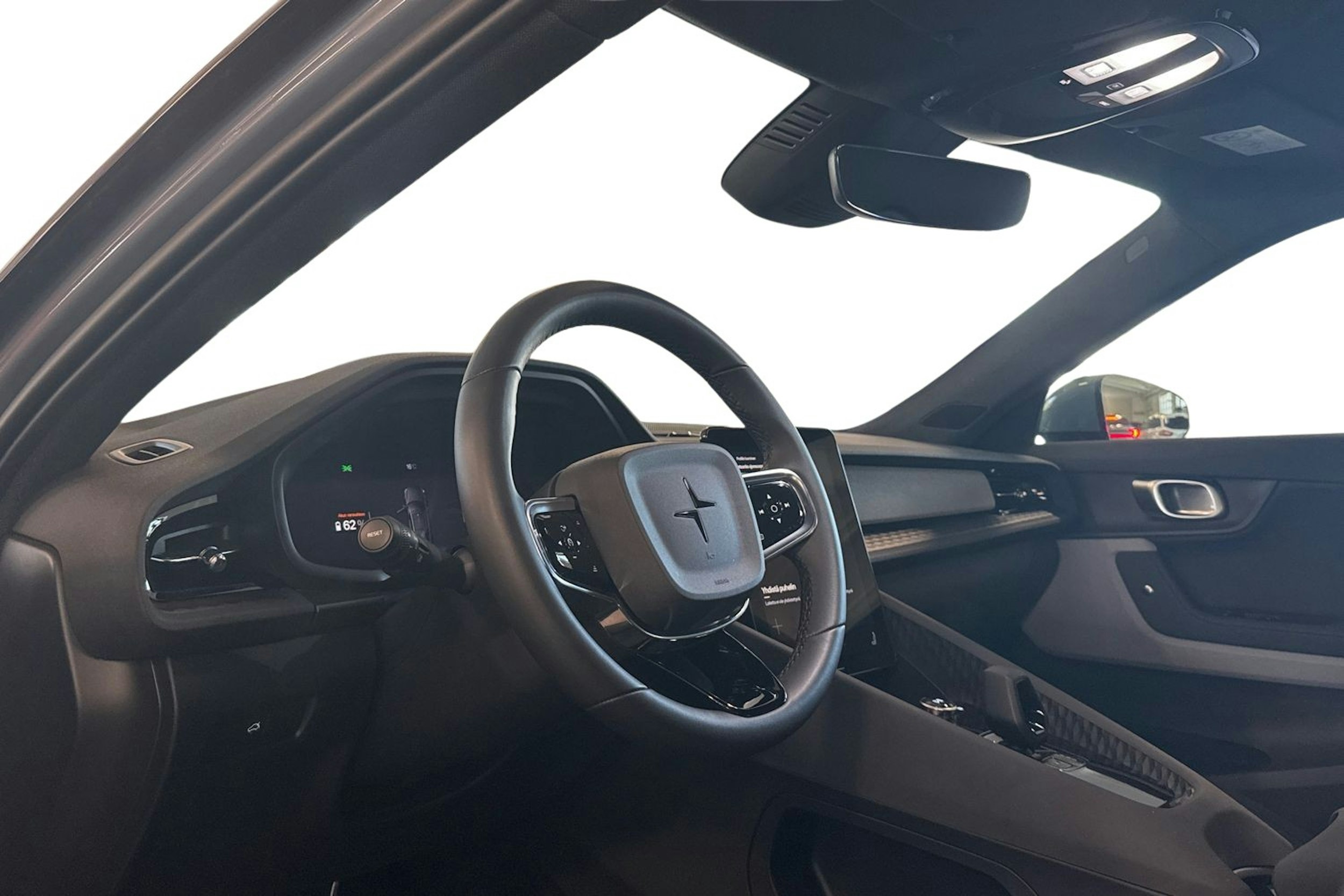 harmaa Polestar 2 2023 kuva 3.
