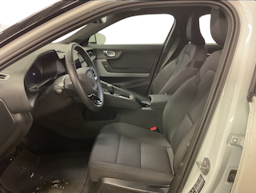 valkoinen Polestar 2 2023 kuva 3.