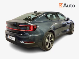 sininen Polestar 2 2023 kuva 4.