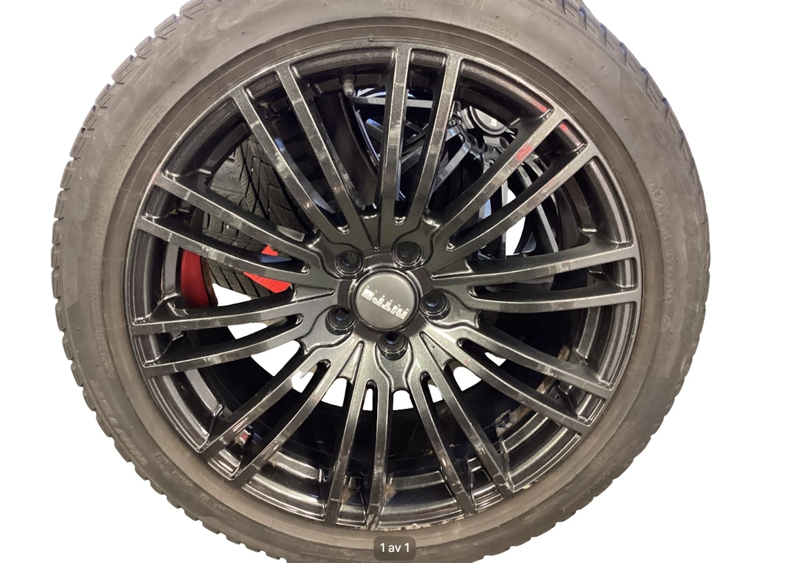 sininen Polestar 2 2023 kuva 8.