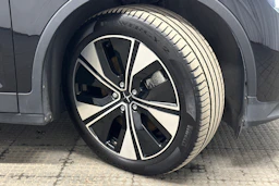 musta Polestar 2 2023 kuva 10.