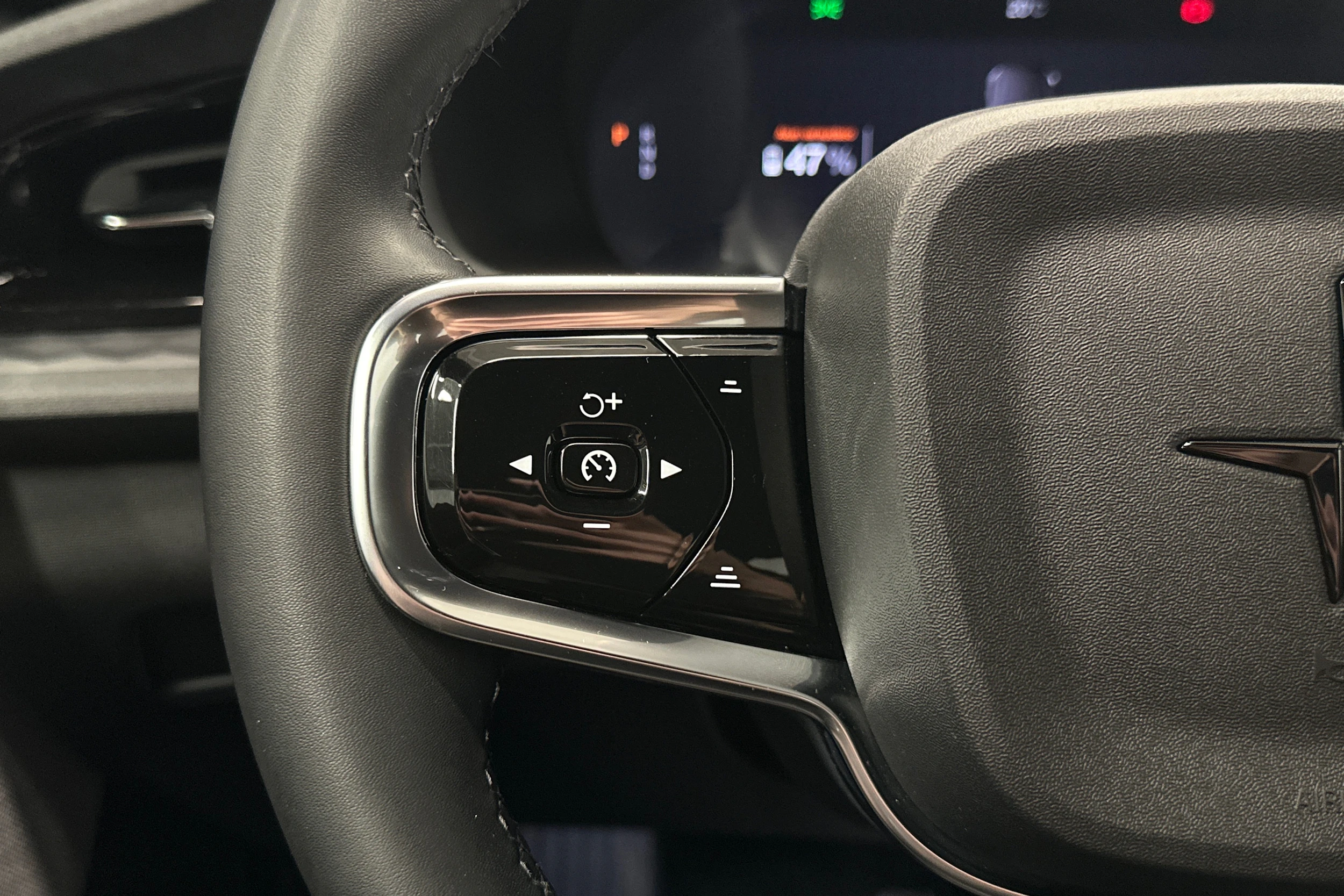 musta Polestar 2 2023 kuva 11.