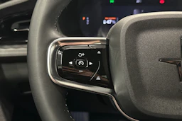 musta Polestar 2 2023 kuva 11.