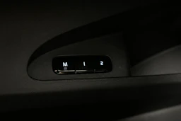 musta Polestar 2 2023 kuva 15.