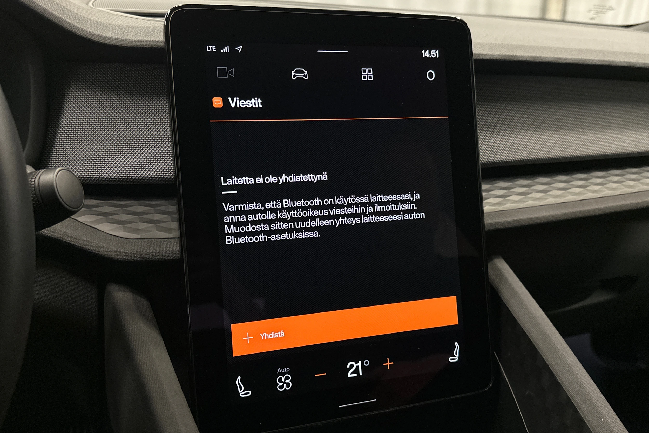 musta Polestar 2 2023 kuva 19.