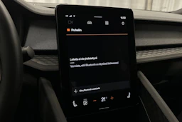 musta Polestar 2 2023 kuva 21.