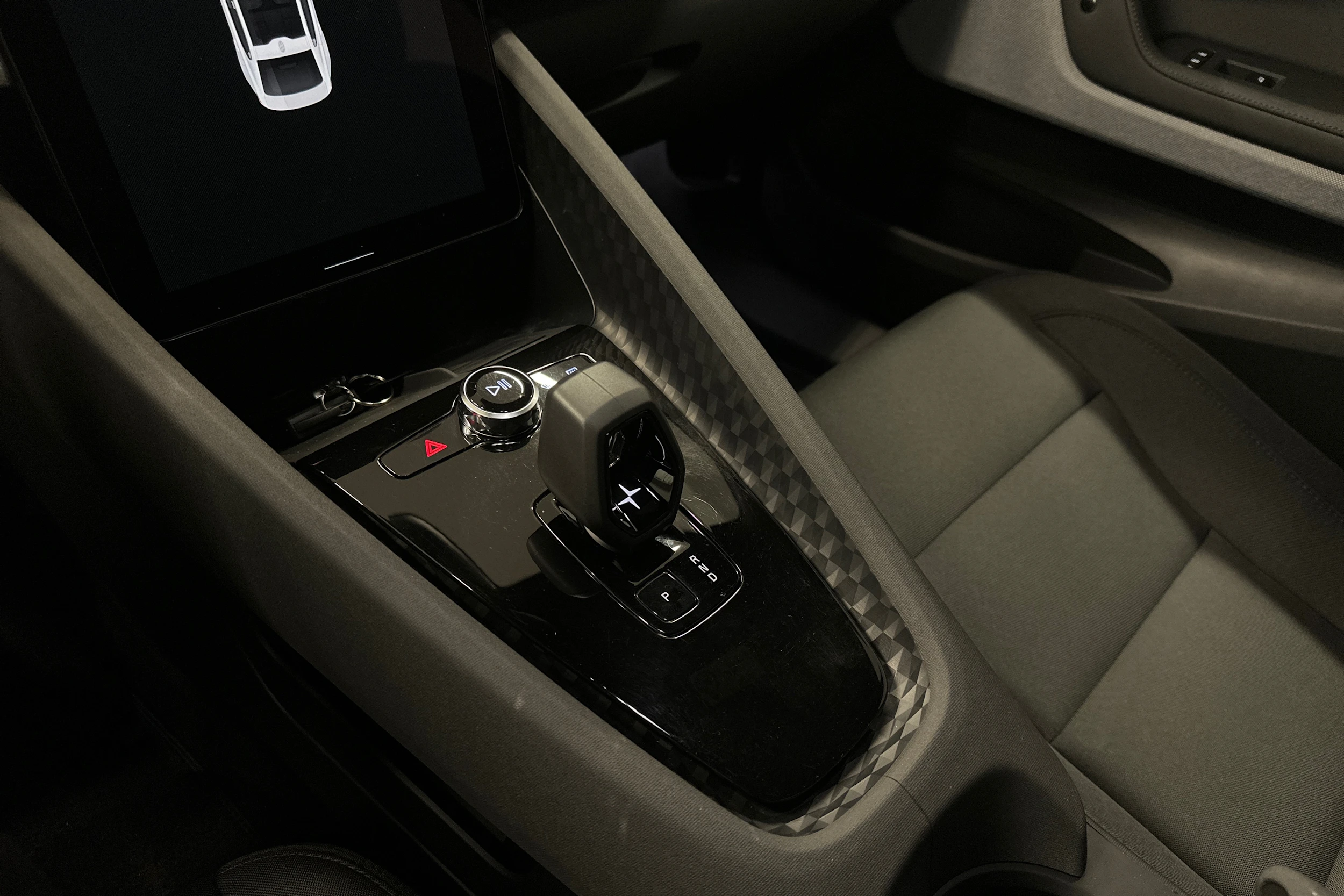 musta Polestar 2 2023 kuva 34.