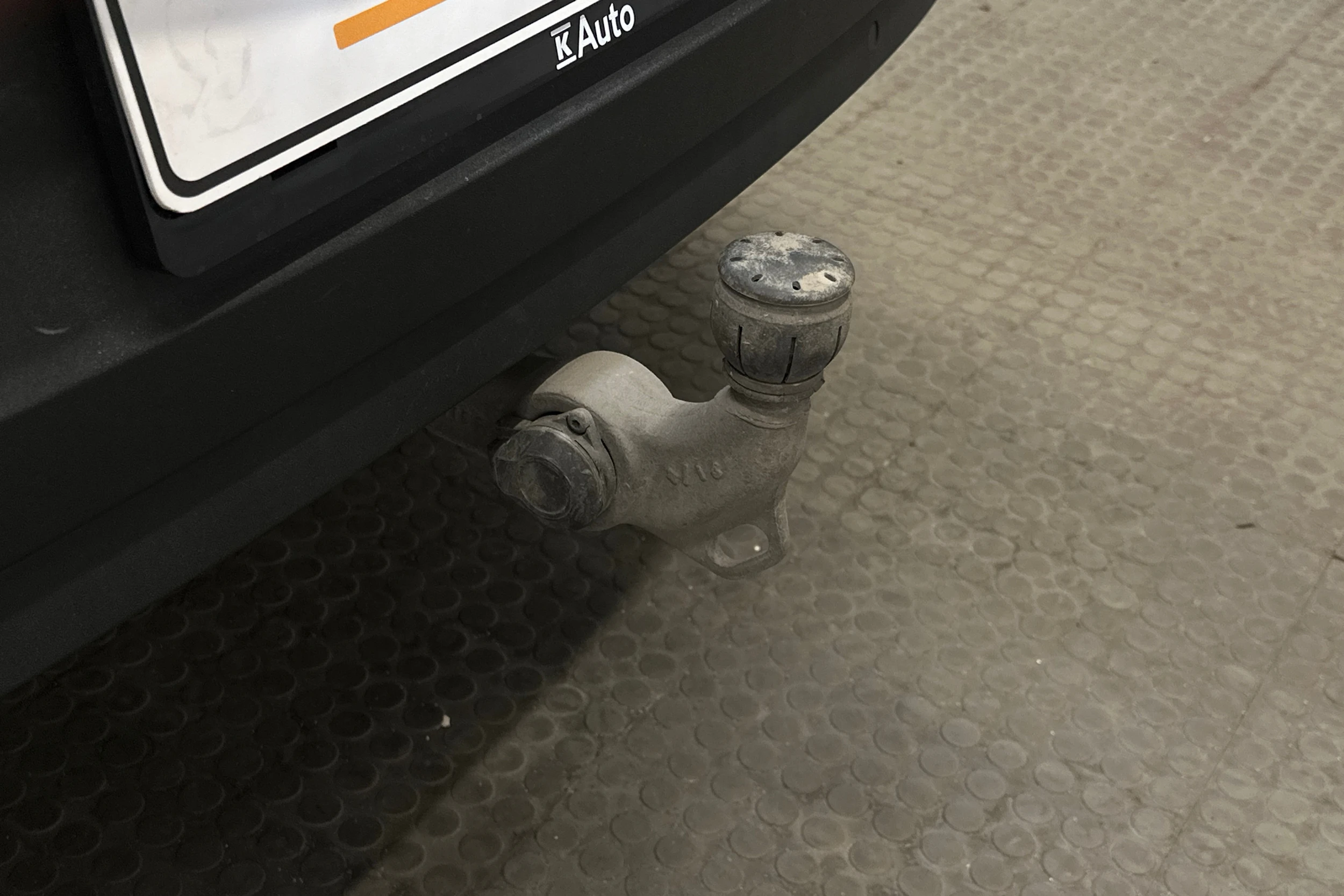 musta Polestar 2 2023 kuva 37.