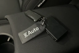 musta Polestar 2 2023 kuva 40.