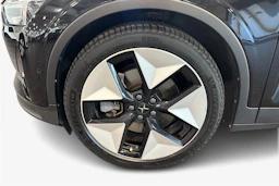 musta Polestar 2 2023 kuva 9.