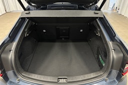 sininen Polestar 2 2023 kuva 14.