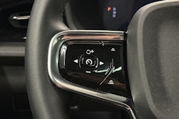 sininen Polestar 2 2023 kuva 21.