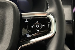 sininen Polestar 2 2023 kuva 22.
