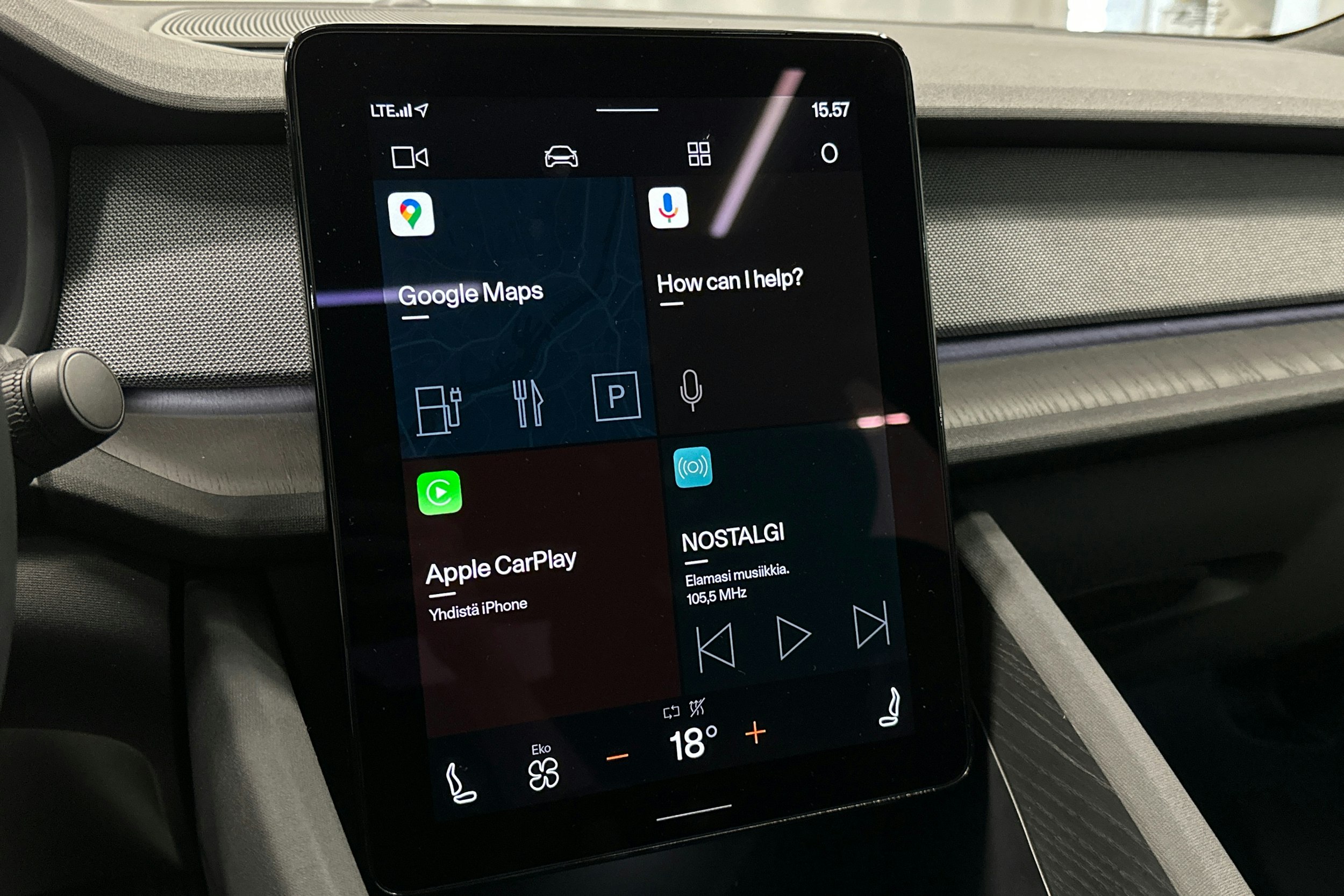 sininen Polestar 2 2023 kuva 24.