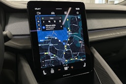 sininen Polestar 2 2023 kuva 28.