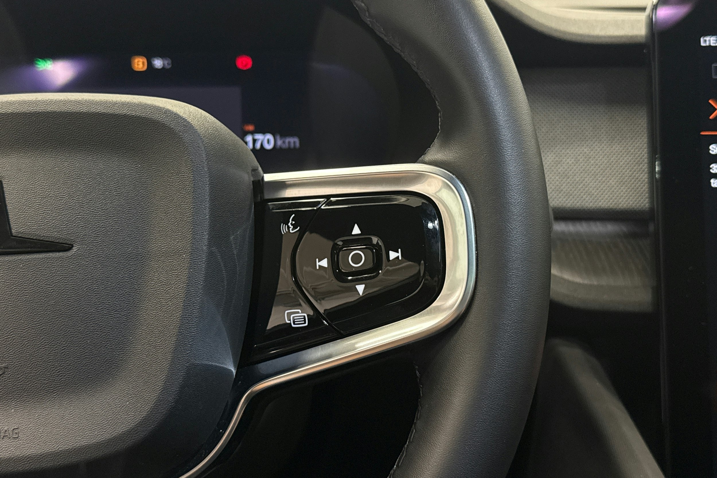harmaa Polestar 2 2023 kuva 11.