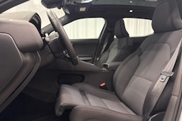 harmaa Polestar 2 2023 kuva 19.