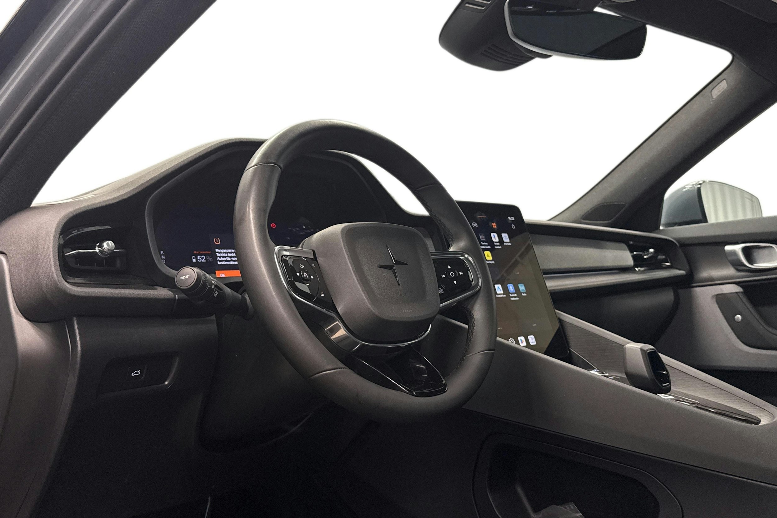 harmaa Polestar 2 2023 kuva 7.