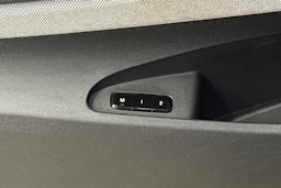 harmaa Polestar 2 2023 kuva 25.