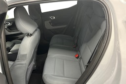 harmaa Polestar 2 2023 kuva 8.