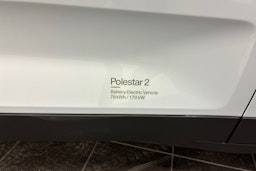 harmaa Polestar 2 2023 kuva 12.