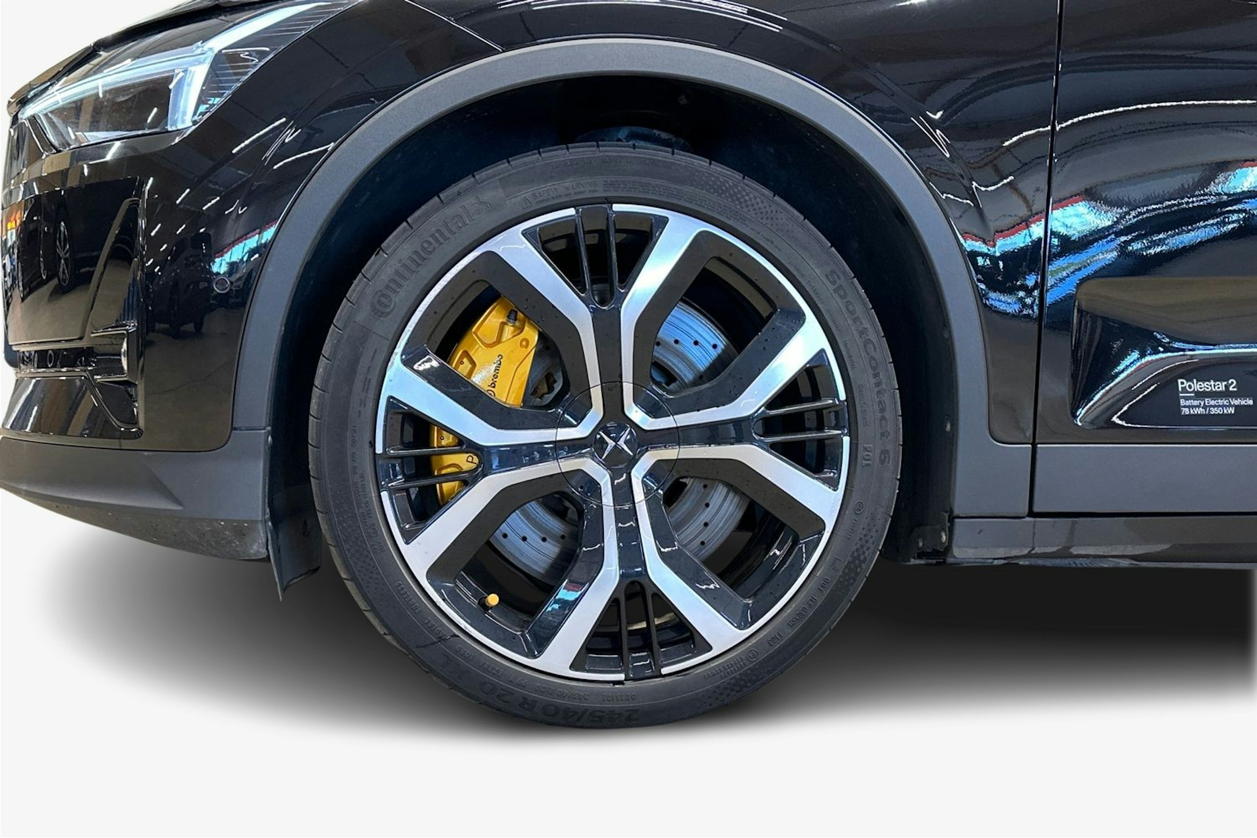 musta Polestar 2 2023 kuva 7.