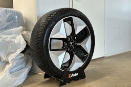 musta Polestar 2 2023 kuva 8.