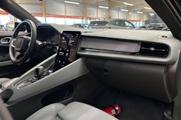 musta Polestar 2 2023 kuva 13.