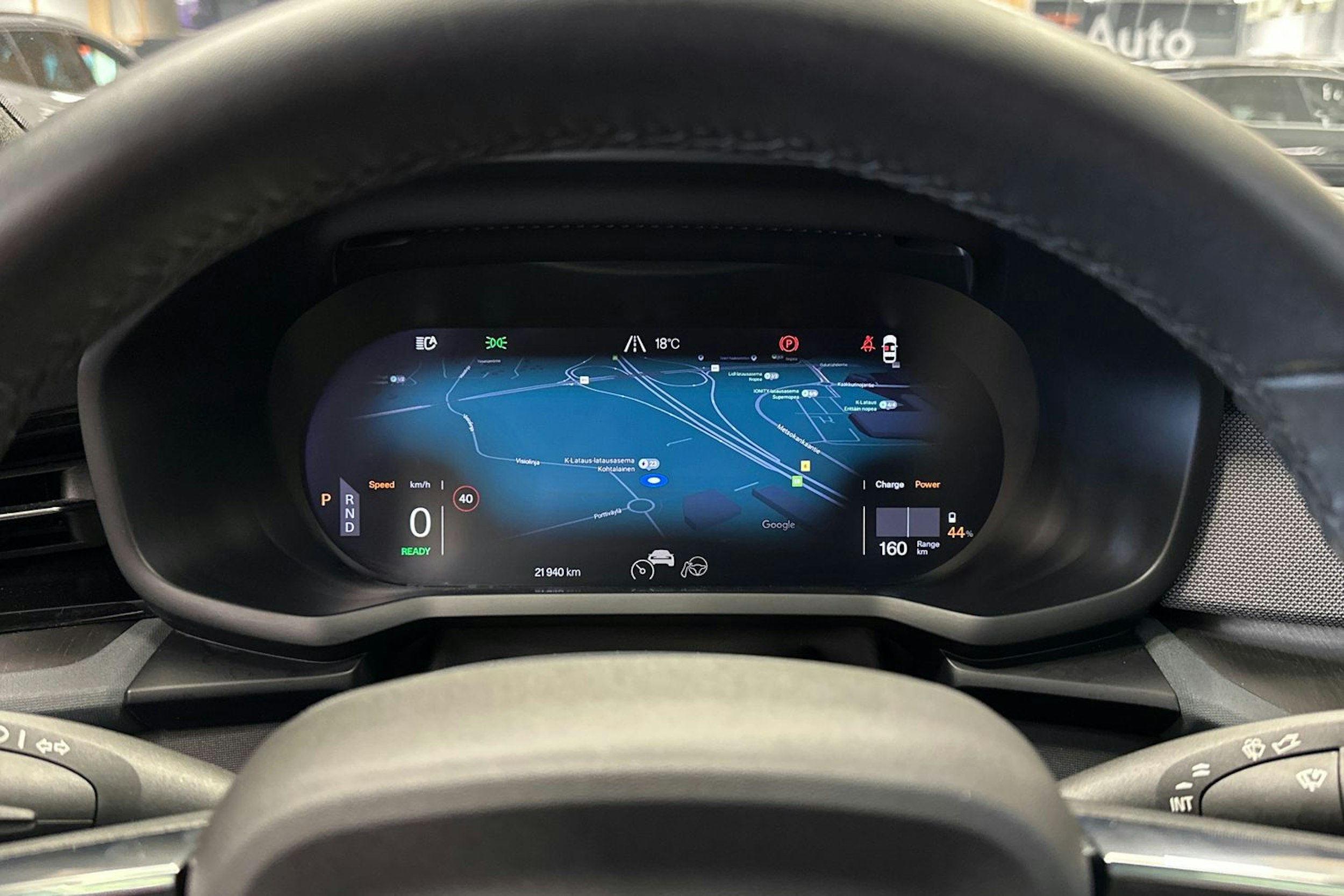 musta Polestar 2 2023 kuva 28.