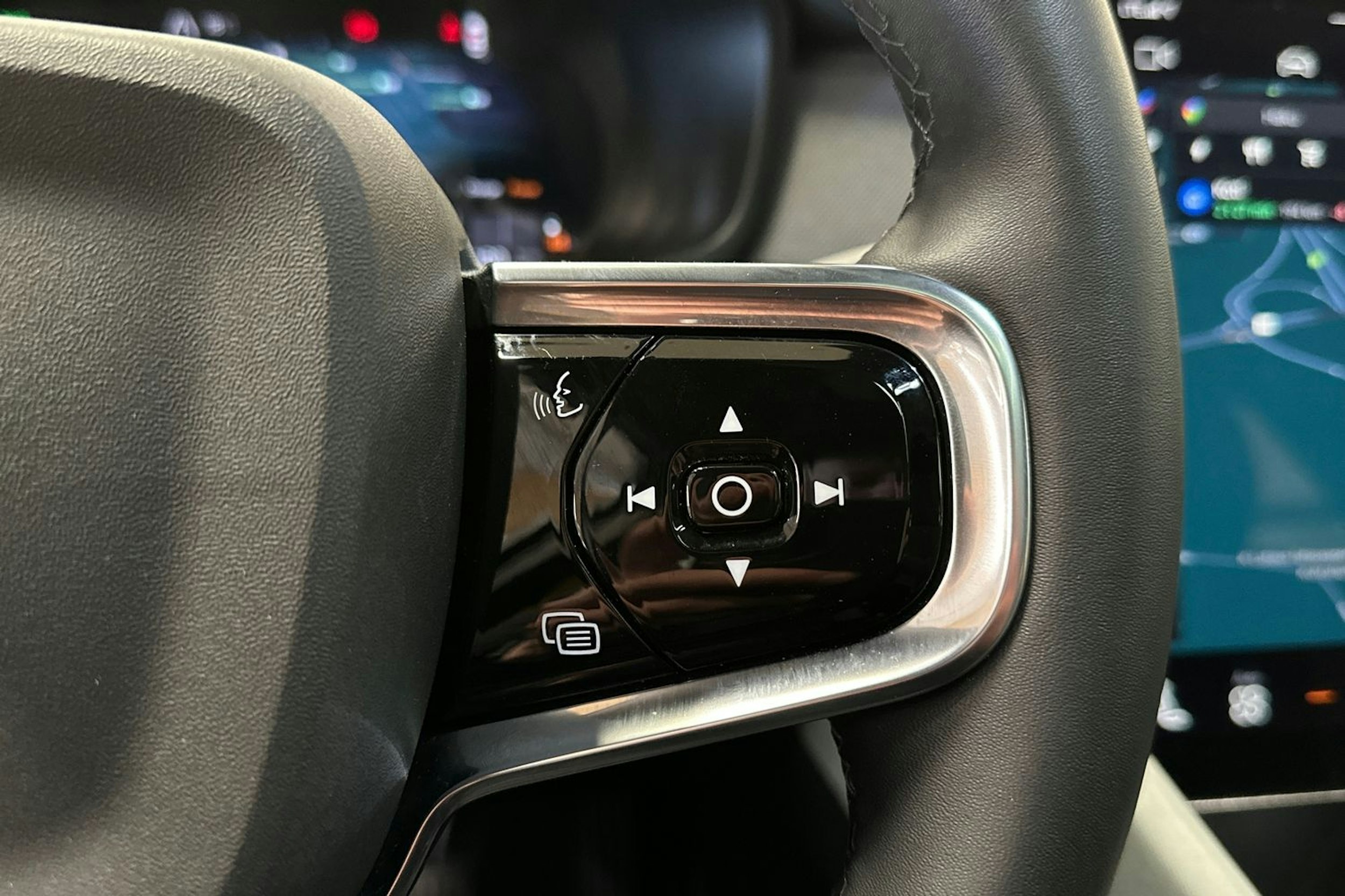 musta Polestar 2 2023 kuva 30.