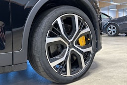musta Polestar 2 2023 kuva 39.