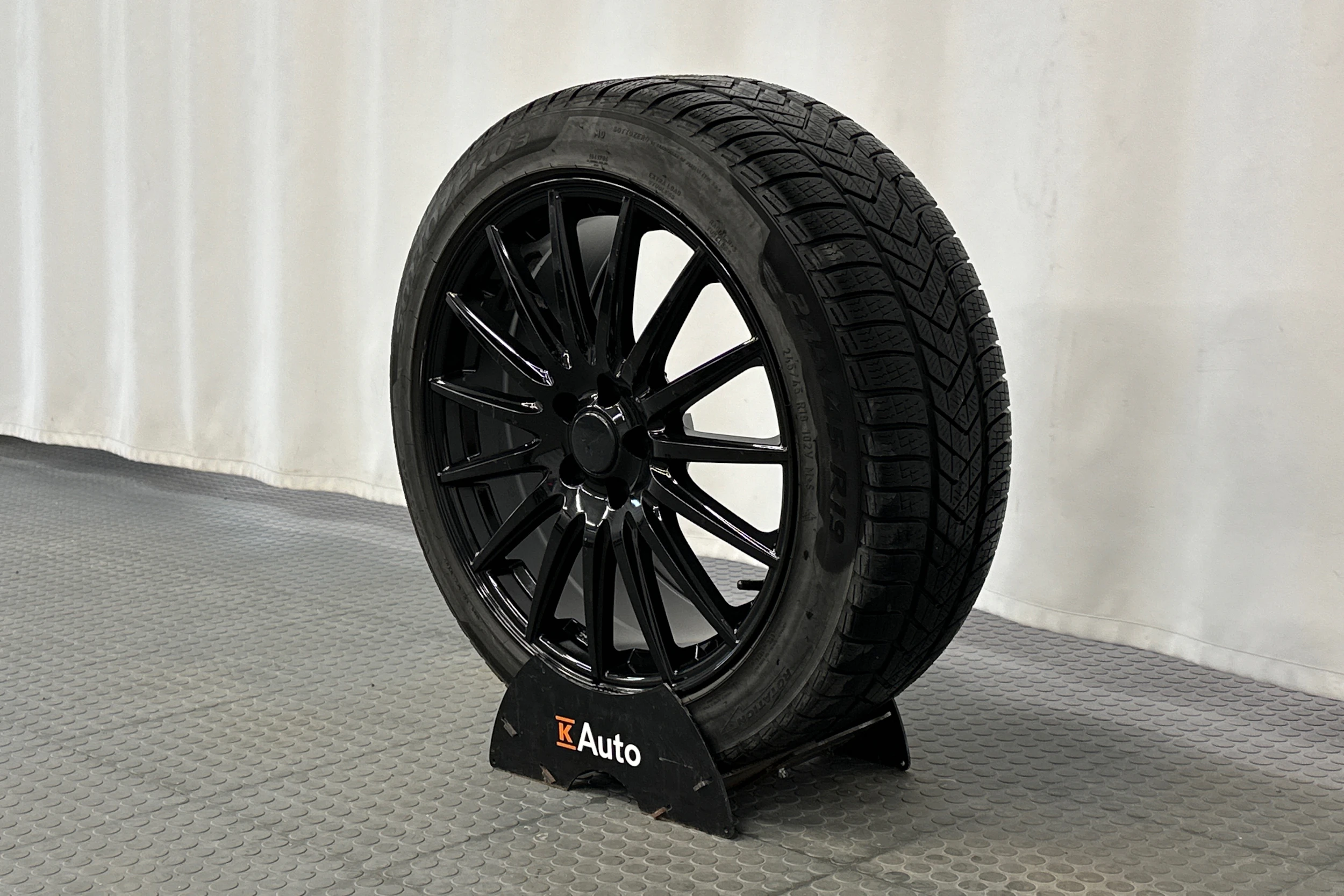 hopea Polestar 2 2023 kuva 13.
