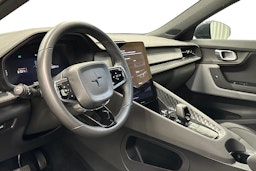 sininen Polestar 2 2023 kuva 7.