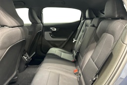 sininen Polestar 2 2023 kuva 10.