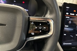 sininen Polestar 2 2023 kuva 15.